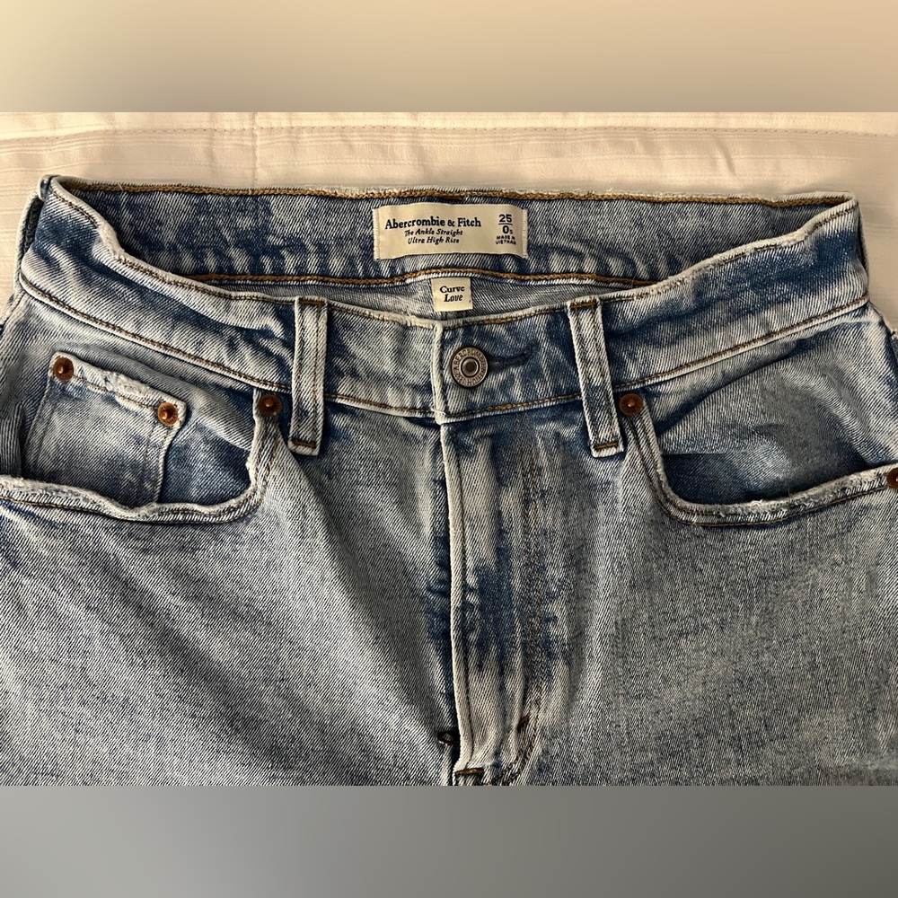 Abercrombie & Fitch Light Blue Jeans
